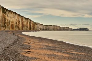 Les campings en Normandie en bord de plage, pour des vacances au grand air avec vue sur la mer